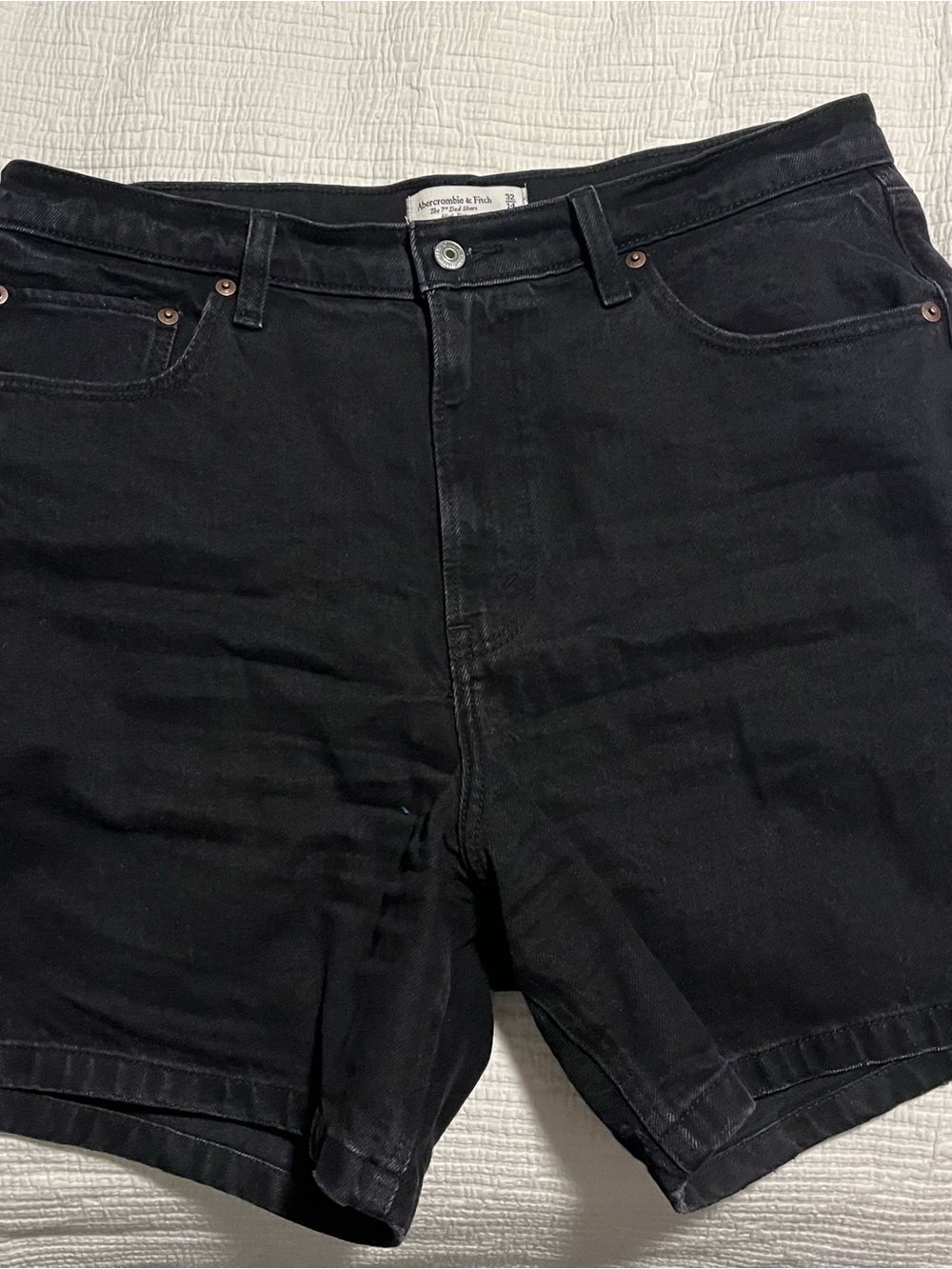 Abercrombie & Fitch Black 7” Dad Short